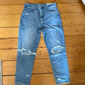 American eagle mom jean size:  12 / 31 regular *new with tags*